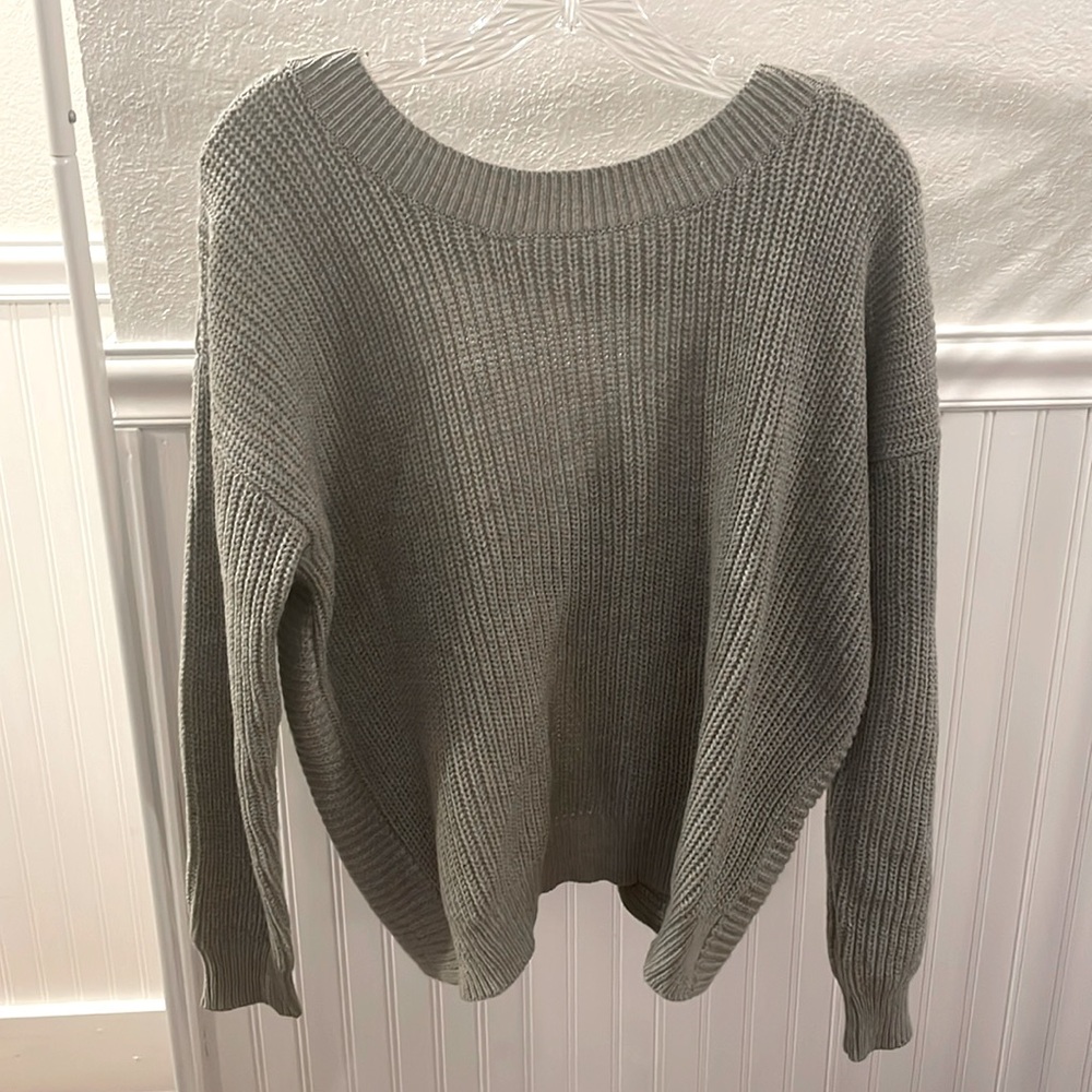 Grey sweater with cutout back - size L - Sage The Label
